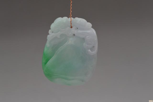 冰种翡翠和糯种的区别,手机手电筒可以鉴别翡翠吗-第2张图片-翡翠网 冰种翡翠和糯种的区别,手机手电筒可以鉴别翡翠吗-第2张图片-翡翠网