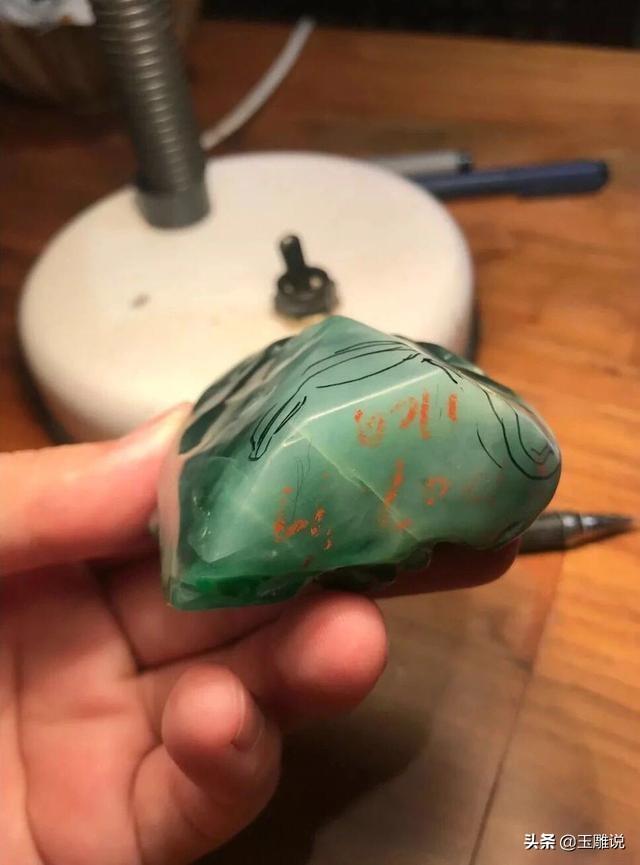 糯化翡翠原石,翡翠原石糯化种水能做什么-第3张图片-翡翠网 糯化翡翠原石,翡翠原石糯化种水能做什么-第3张图片-翡翠网