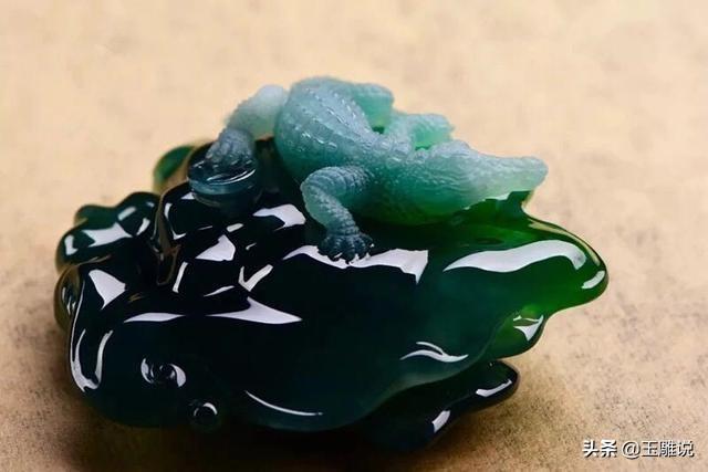 糯化翡翠原石,翡翠原石糯化种水能做什么-第12张图片-翡翠网 糯化翡翠原石,翡翠原石糯化种水能做什么-第12张图片-翡翠网