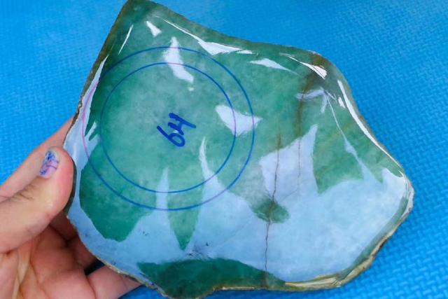 缅甸翡翠原石冰种靠谱的翡翠原石毛料冰种买卖-第3张图片-翡翠网 缅甸翡翠原石冰种靠谱的翡翠原石毛料冰种买卖-第3张图片-翡翠网