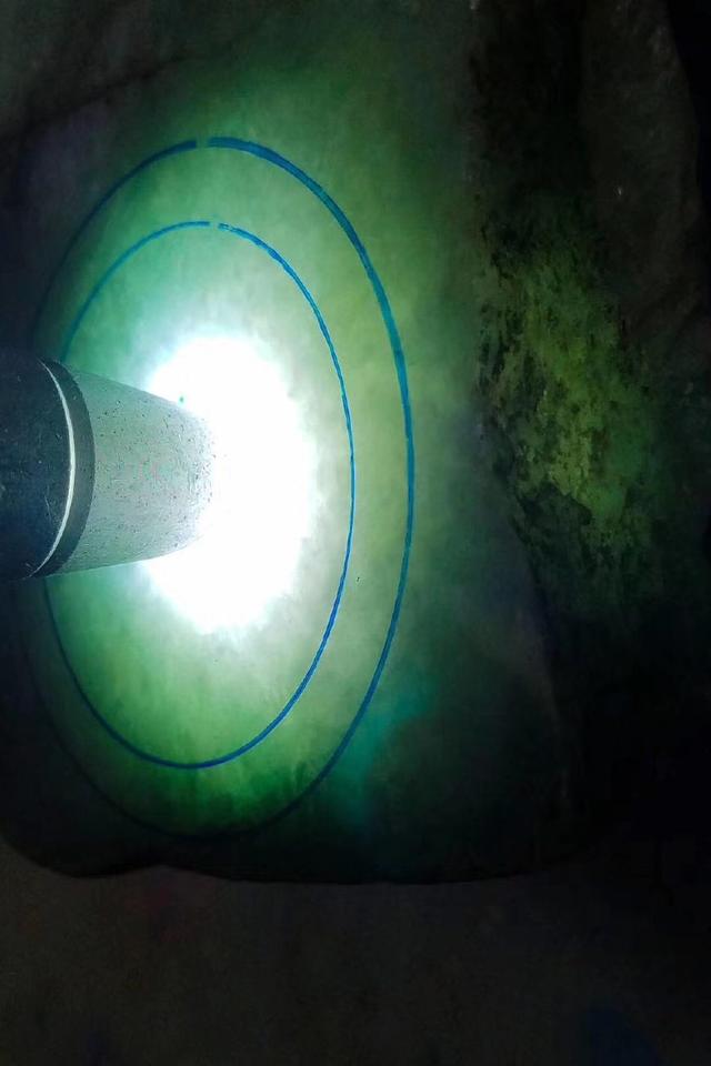 缅甸翡翠原石冰种靠谱的翡翠原石毛料冰种买卖-第5张图片-翡翠网 缅甸翡翠原石冰种靠谱的翡翠原石毛料冰种买卖-第5张图片-翡翠网