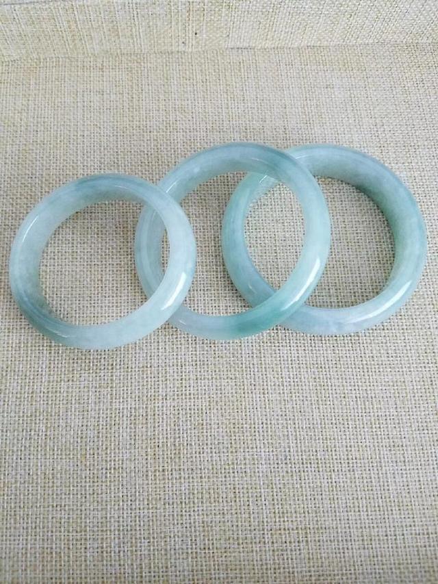 缅甸翡翠原石冰种靠谱的翡翠原石毛料冰种买卖-第7张图片-翡翠网 缅甸翡翠原石冰种靠谱的翡翠原石毛料冰种买卖-第7张图片-翡翠网