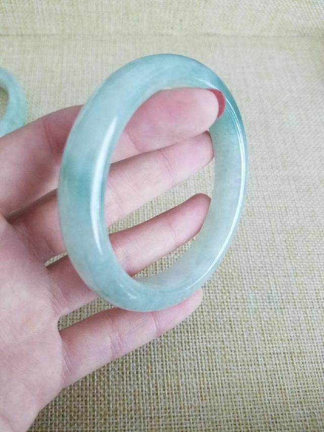 缅甸翡翠原石冰种靠谱的翡翠原石毛料冰种买卖-第9张图片-翡翠网 缅甸翡翠原石冰种靠谱的翡翠原石毛料冰种买卖-第9张图片-翡翠网