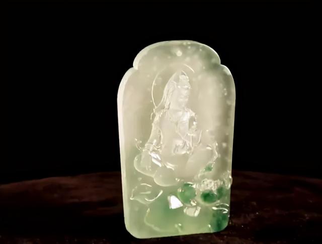 翡翠玉观音吊坠价格翡翠玉观音摆件-第1张图片-翡翠网 翡翠玉观音吊坠价格翡翠玉观音摆件-第1张图片-翡翠网