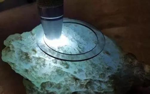 吉林翡翠原石脱沙,翡翠原石脱沙之美-第7张图片-翡翠网 吉林翡翠原石脱沙,翡翠原石脱沙之美-第7张图片-翡翠网