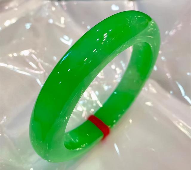 翡翠镯子报价,翡翠小号手镯直播-第2张图片-翡翠网 翡翠镯子报价,翡翠小号手镯直播-第2张图片-翡翠网