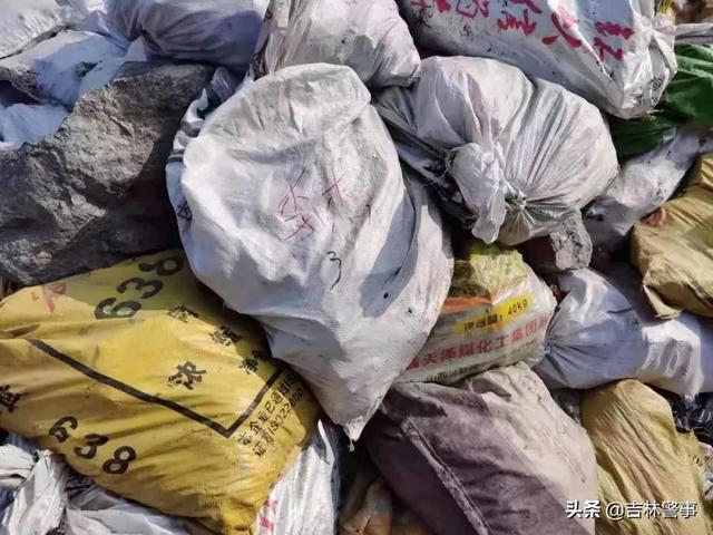 原石什么样的是糯冰,葫芦岛糯冰翡翠原石批发-第1张图片-翡翠网 原石什么样的是糯冰,葫芦岛糯冰翡翠原石批发-第1张图片-翡翠网