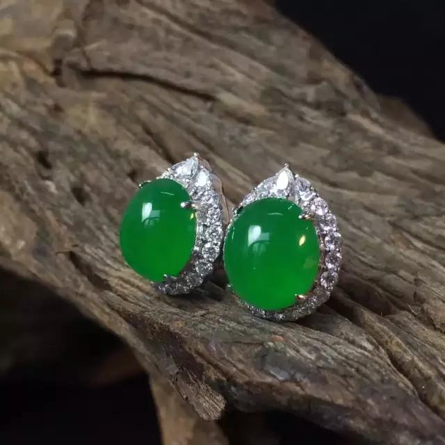 翡翠鉴定师张惠妹,切翡翠知识偶像-第8张图片-翡翠网 翡翠鉴定师张惠妹,切翡翠知识偶像-第8张图片-翡翠网