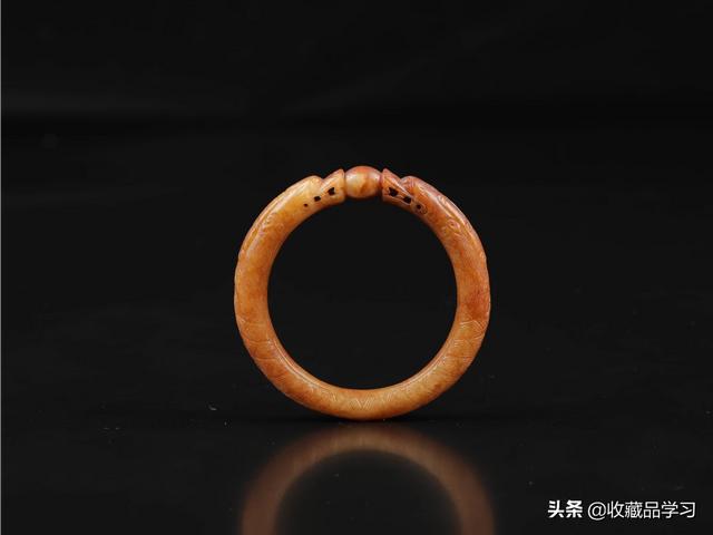 故宫双龙戏珠手镯翡翠手镯雕刻双龙戏珠-第6张图片-翡翠网 故宫双龙戏珠手镯翡翠手镯雕刻双龙戏珠-第6张图片-翡翠网