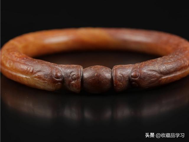 故宫双龙戏珠手镯翡翠手镯雕刻双龙戏珠-第10张图片-翡翠网 故宫双龙戏珠手镯翡翠手镯雕刻双龙戏珠-第10张图片-翡翠网