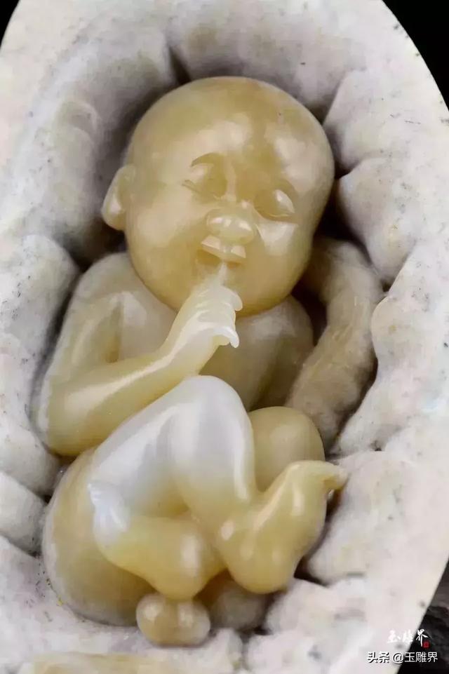 翡翠原石蒙头料能买吗,蒙头料赌石如何辨别-第5张图片-翡翠网 翡翠原石蒙头料能买吗,蒙头料赌石如何辨别-第5张图片-翡翠网