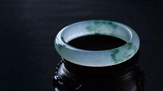 翡翠原石什么是猫水翡翠原石种水什么意思-第4张图片-翡翠网 翡翠原石什么是猫水翡翠原石种水什么意思-第4张图片-翡翠网