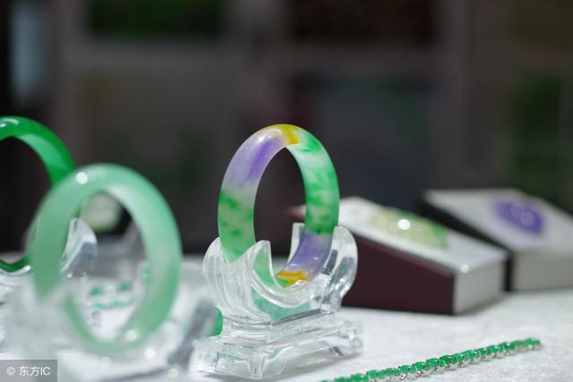 翡翠原石什么是猫水翡翠原石种水什么意思-第13张图片-翡翠网 翡翠原石什么是猫水翡翠原石种水什么意思-第13张图片-翡翠网