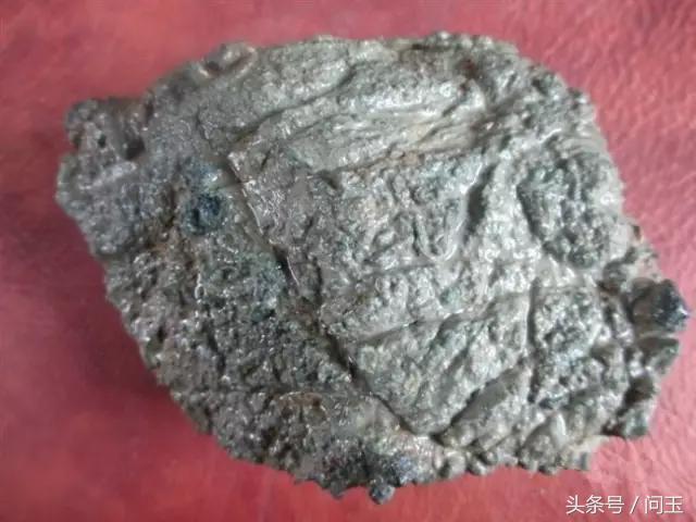 翡翠原石蜂窝状皮壳,翡翠原石大象皮特征-第4张图片-翡翠网 翡翠原石蜂窝状皮壳,翡翠原石大象皮特征-第4张图片-翡翠网