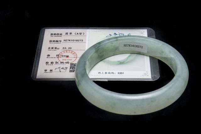 翡翠手镯拍照姿势图片玉手镯要怎么拍照-第5张图片-翡翠网 翡翠手镯拍照姿势图片玉手镯要怎么拍照-第5张图片-翡翠网