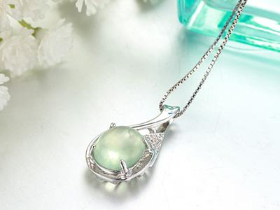 翡翠挂件的保养和清洗方法翡翠吊坠保养知识-第3张图片-翡翠网 翡翠挂件的保养和清洗方法翡翠吊坠保养知识-第3张图片-翡翠网