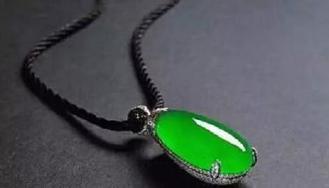 翡翠挂件的保养和清洗方法翡翠吊坠保养知识-第4张图片-翡翠网 翡翠挂件的保养和清洗方法翡翠吊坠保养知识-第4张图片-翡翠网