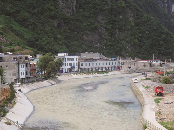 翡翠原石叫什么,高唐原石翡翠矿场-第6张图片-翡翠网 翡翠原石叫什么,高唐原石翡翠矿场-第6张图片-翡翠网