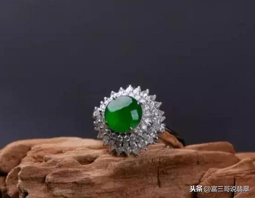 满绿翡翠知识翡翠冰种满绿-第1张图片-翡翠网 满绿翡翠知识翡翠冰种满绿-第1张图片-翡翠网