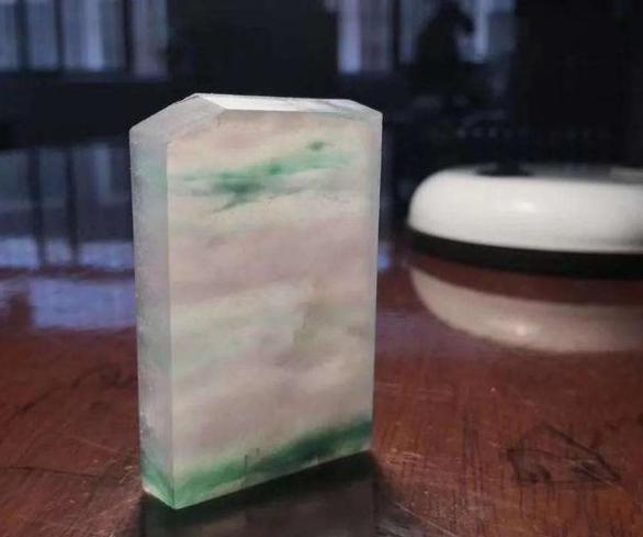 翡翠原石交易,缅甸翡翠原石内幕-第1张图片-翡翠网 翡翠原石交易,缅甸翡翠原石内幕-第1张图片-翡翠网