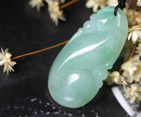 翡翠原石交易,缅甸翡翠原石内幕-第6张图片-翡翠网 翡翠原石交易,缅甸翡翠原石内幕-第6张图片-翡翠网