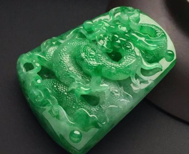 翡翠原石交易,缅甸翡翠原石内幕-第14张图片-翡翠网 翡翠原石交易,缅甸翡翠原石内幕-第14张图片-翡翠网