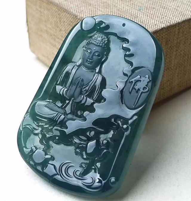 翡翠原石公斤料是什么意思,翡翠原石冷门料-第9张图片-翡翠网 翡翠原石公斤料是什么意思,翡翠原石冷门料-第9张图片-翡翠网