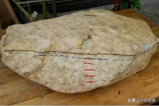 翡翠糯冰中飘花手镯值多少冰糯飘花翡翠价格-第1张图片-翡翠网 翡翠糯冰中飘花手镯值多少冰糯飘花翡翠价格-第1张图片-翡翠网