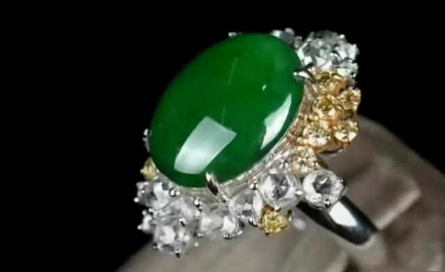 翡翠摆件加工价格翡翠摆件拍卖-第5张图片-翡翠网 翡翠摆件加工价格翡翠摆件拍卖-第5张图片-翡翠网