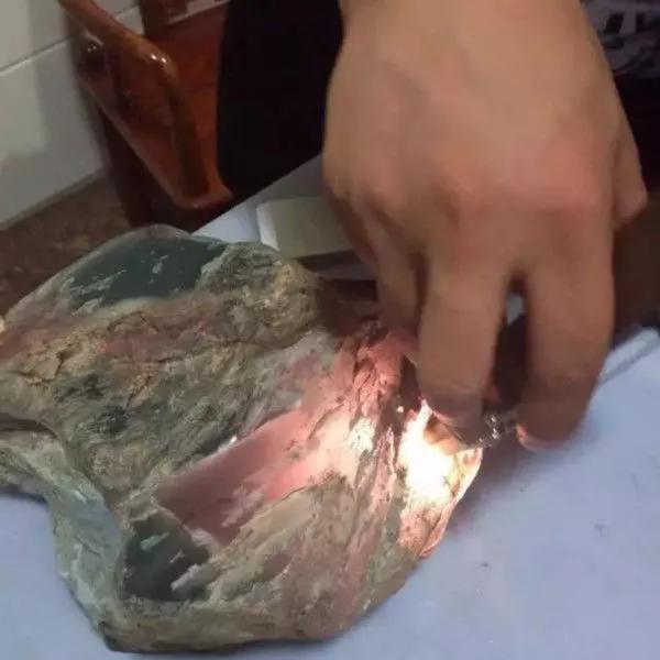 10公斤翡翠原石手镯翡翠原石图片-第1张图片-翡翠网 10公斤翡翠原石手镯翡翠原石图片-第1张图片-翡翠网