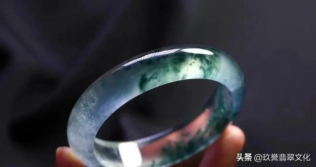 A货翡翠手镯人造翡翠手镯的价格-第3张图片-翡翠网 A货翡翠手镯人造翡翠手镯的价格-第3张图片-翡翠网