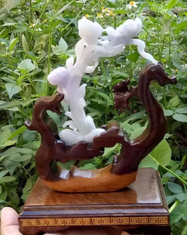 自己怎么加工翡翠原石小挂件湖北翡翠原石挂件-第6张图片-翡翠网 自己怎么加工翡翠原石小挂件湖北翡翠原石挂件-第6张图片-翡翠网