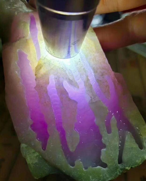 翡翠的原石图片,翡翠原石高清图片大全-第3张图片-翡翠网 翡翠的原石图片,翡翠原石高清图片大全-第3张图片-翡翠网