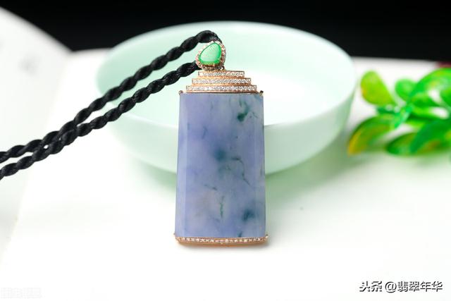 翡翠手镯把油浸进去了怎么办药水泡的玉镯怎么处理-第3张图片-翡翠网 翡翠手镯把油浸进去了怎么办药水泡的玉镯怎么处理-第3张图片-翡翠网