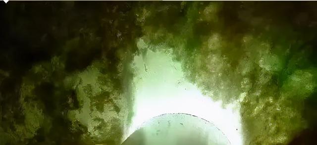 翡翠原石水头图解翡翠水头是什么-第16张图片-翡翠网 翡翠原石水头图解翡翠水头是什么-第16张图片-翡翠网