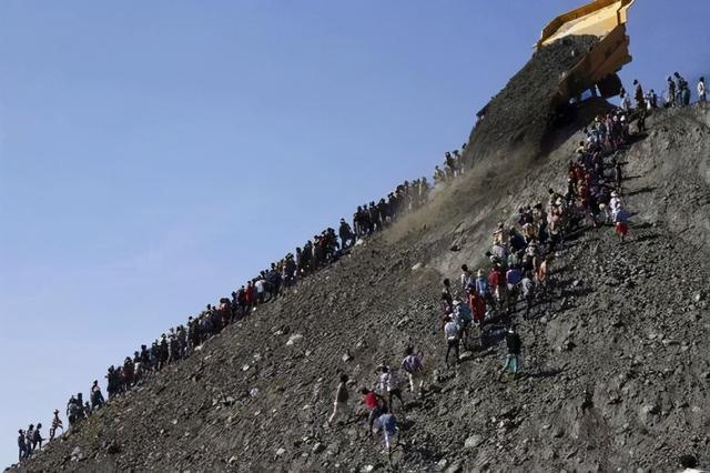 翡翠毛料哪里多,福州翡翠原石石料-第4张图片-翡翠网 翡翠毛料哪里多,福州翡翠原石石料-第4张图片-翡翠网