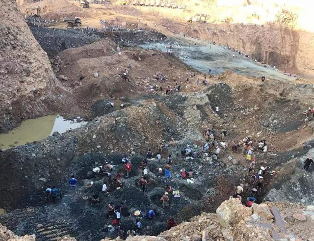 翡翠毛料哪里多,福州翡翠原石石料-第5张图片-翡翠网 翡翠毛料哪里多,福州翡翠原石石料-第5张图片-翡翠网