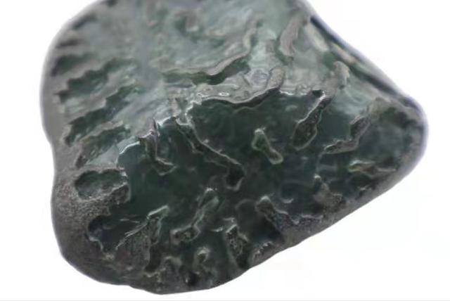 什么是冰种翡翠新邵糯种翡翠原石-第4张图片-翡翠网 什么是冰种翡翠新邵糯种翡翠原石-第4张图片-翡翠网