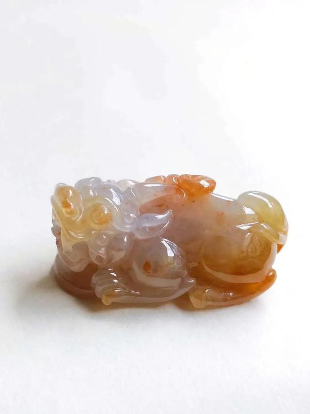 翡翠杂质与洒金,洒金翡翠知识-第1张图片-翡翠网 翡翠杂质与洒金,洒金翡翠知识-第1张图片-翡翠网