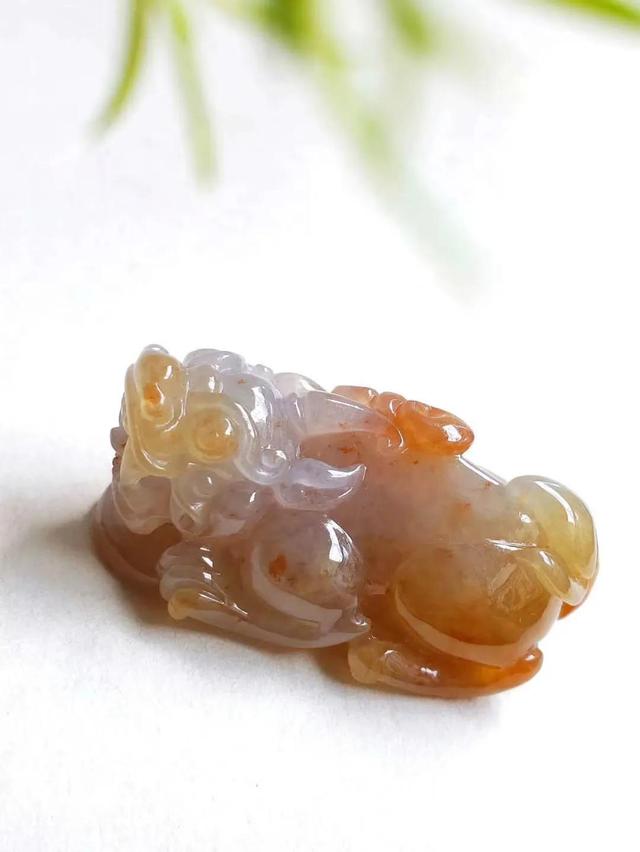 翡翠杂质与洒金,洒金翡翠知识-第2张图片-翡翠网 翡翠杂质与洒金,洒金翡翠知识-第2张图片-翡翠网