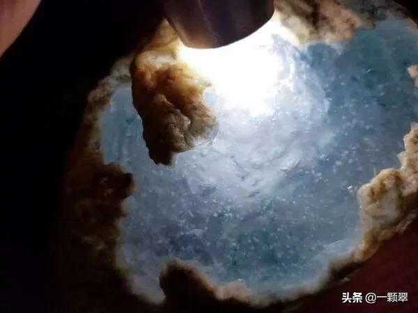 翡翠原石雾层打灯颜色翡翠原石压灯黄雾-第13张图片-翡翠网