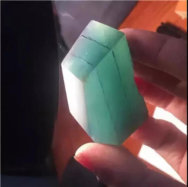 真正老蓝水翡翠,老蓝水翡翠的价格-第5张图片-翡翠网 真正老蓝水翡翠,老蓝水翡翠的价格-第5张图片-翡翠网