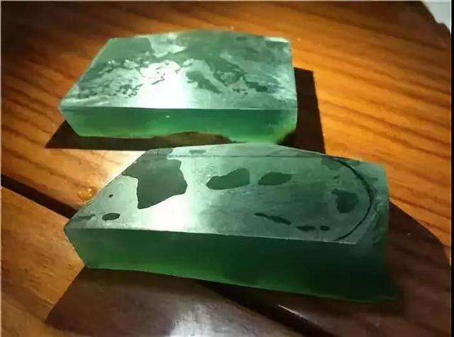 真正老蓝水翡翠,老蓝水翡翠的价格-第10张图片-翡翠网 真正老蓝水翡翠,老蓝水翡翠的价格-第10张图片-翡翠网