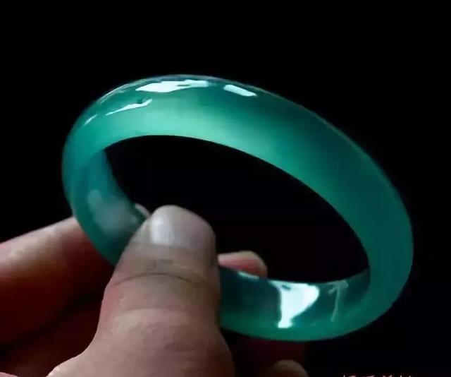 真正老蓝水翡翠,老蓝水翡翠的价格-第29张图片-翡翠网 真正老蓝水翡翠,老蓝水翡翠的价格-第29张图片-翡翠网