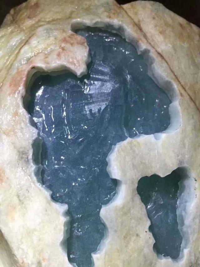 果冻种翡翠原石,怎么看翡翠原石的种-第5张图片-翡翠网 果冻种翡翠原石,怎么看翡翠原石的种-第5张图片-翡翠网