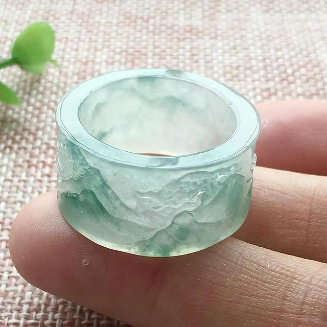 翡翠知识大全200种翡翠的原石在哪里-第4张图片-翡翠网 翡翠知识大全200种翡翠的原石在哪里-第4张图片-翡翠网