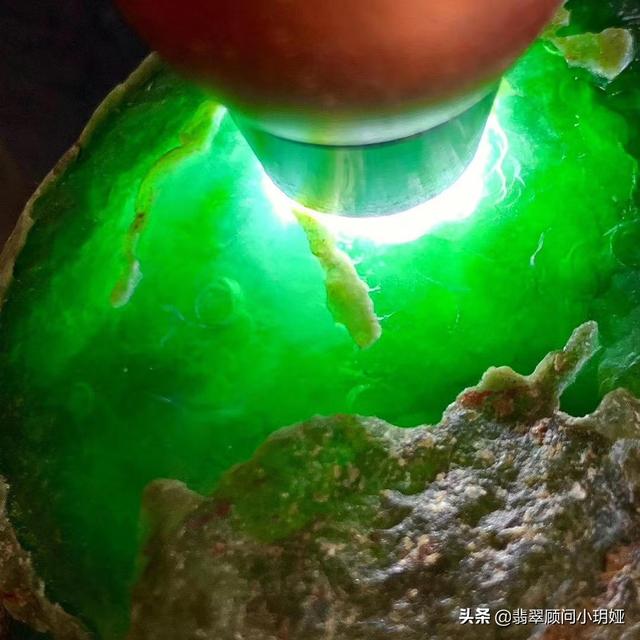 北京翡翠原石肉粗翡翠原石不是纯肉-第1张图片-翡翠网 北京翡翠原石肉粗翡翠原石不是纯肉-第1张图片-翡翠网