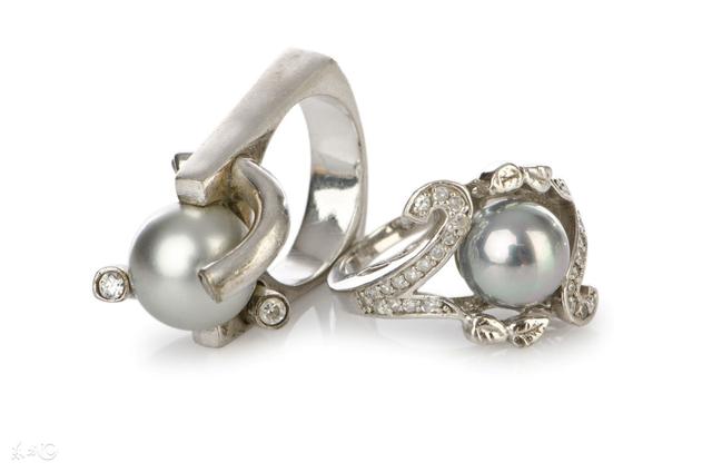 鸡蛋黄翡翠手镯图片,木哪几种皮壳最老-第2张图片-翡翠网 鸡蛋黄翡翠手镯图片,木哪几种皮壳最老-第2张图片-翡翠网