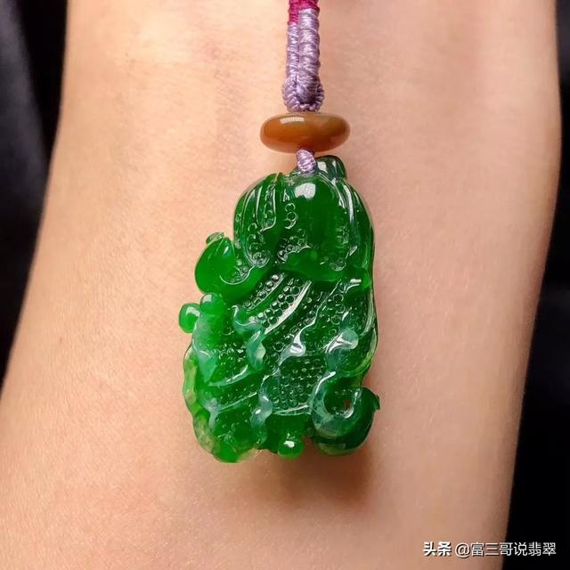 翡翠金蟾价格的简单介绍-第6张图片-翡翠网 翡翠金蟾价格的简单介绍-第6张图片-翡翠网