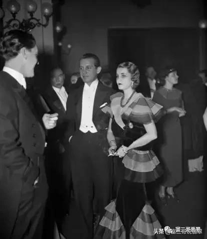 十大翡翠玉镯品牌翡翠手镯5个品牌-第9张图片-翡翠网 十大翡翠玉镯品牌翡翠手镯5个品牌-第9张图片-翡翠网